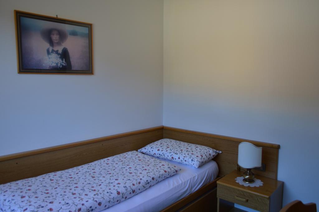 Garni Bucaneve Madonna Habitación foto